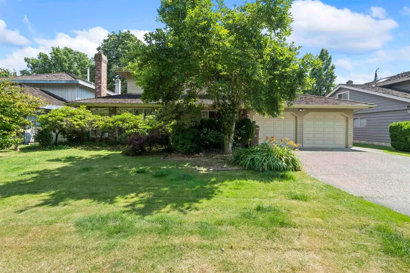 7100 KIMBERLEY DRIVE - photo 2 of 25