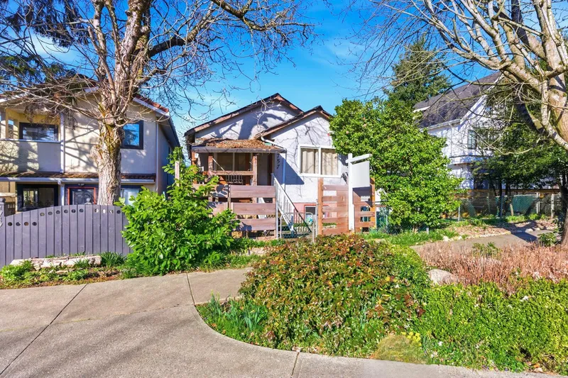 1757 E 8TH AVENUE - photo 2 of 19