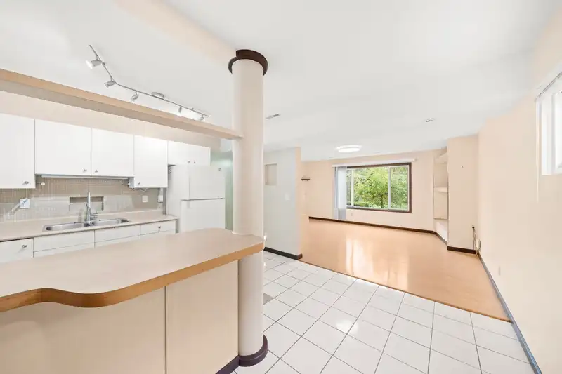 12851 104 AVENUE - photo 4 of 40