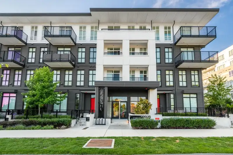 205 13933 105 BOULEVARD - photo 1 of 25