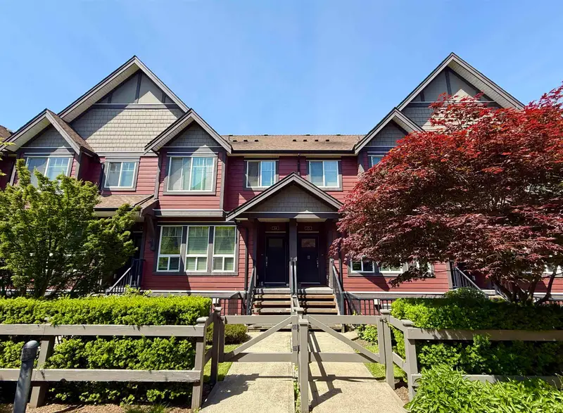 15 14877 60 AVENUE - photo 2 of 25