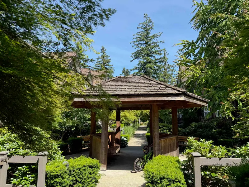 15 14877 60 AVENUE - photo 3 of 25