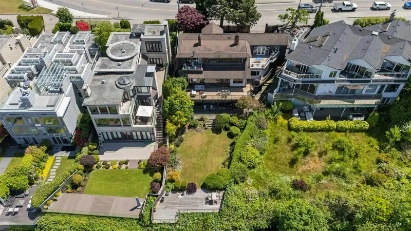 2651 POINT GREY ROAD - photo 1 of 40