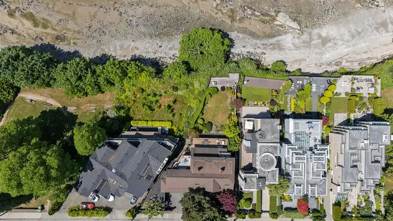 2651 POINT GREY ROAD - photo 3 of 40