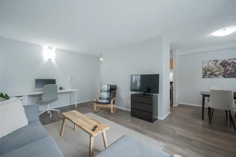 303 9541 ERICKSON DRIVE - photo 4 of 30