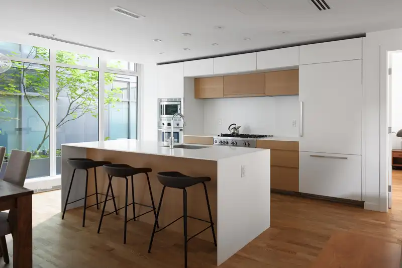 1553 W 8TH AVENUE - photo 2 of 33