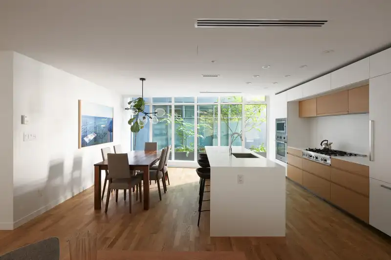 1553 W 8TH AVENUE - photo 4 of 33