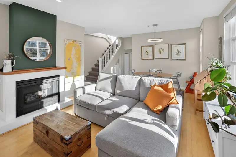 653 W 7TH AVENUE - photo 3 of 28