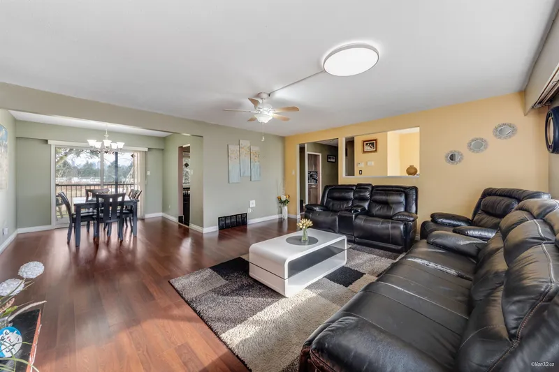 13553 84 AVENUE - photo 3 of 19