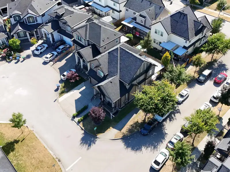 5945 130A STREET - photo 3 of 31