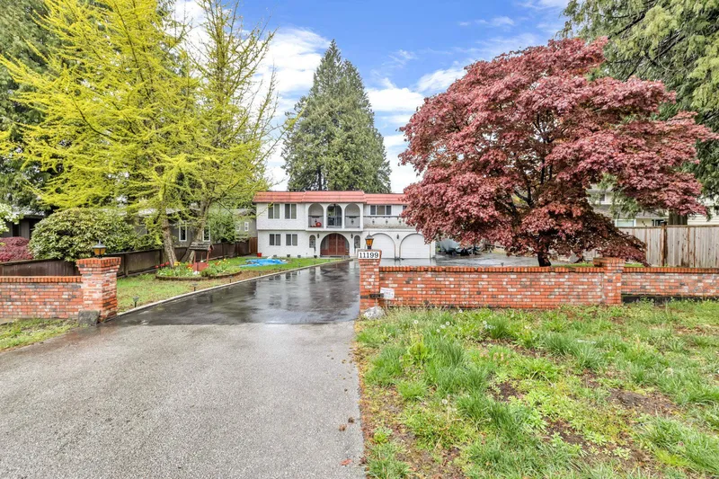 11199 92A AVENUE - photo 3 of 25