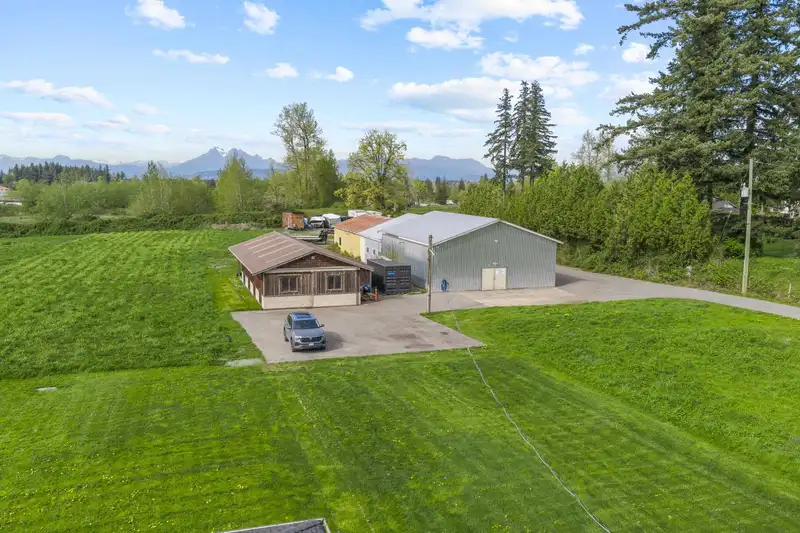 24985 32 AVENUE - photo 3 of 40