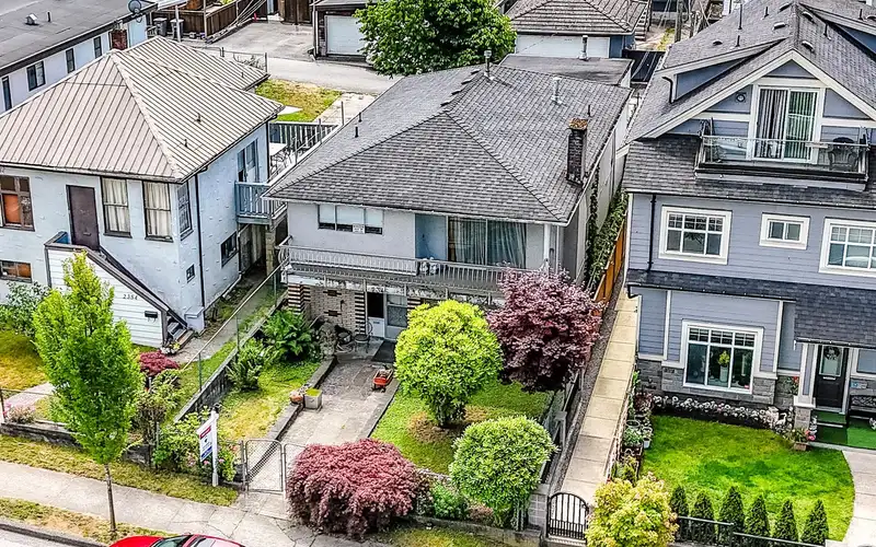 2346 E 33RD AVENUE - photo 1 of 23