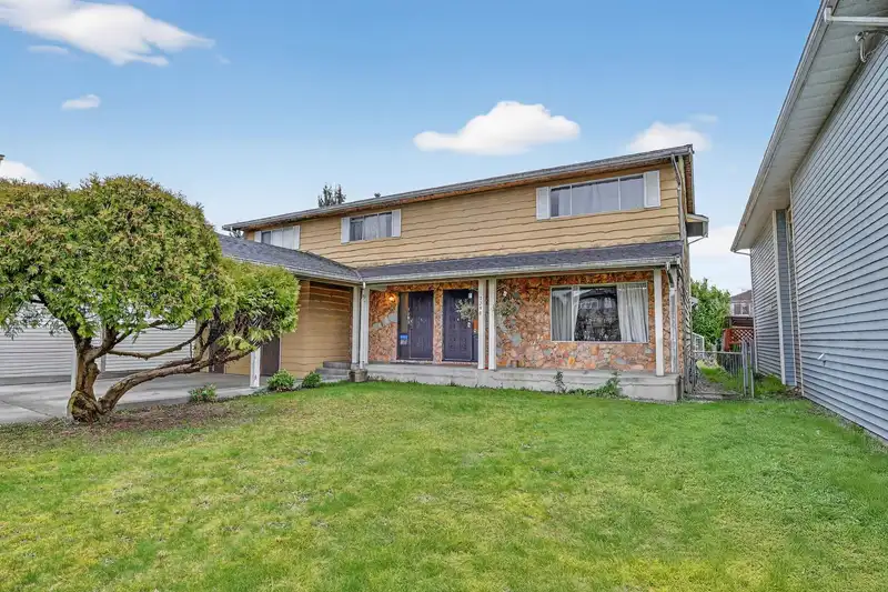7290 11TH AVENUE - photo 1 of 27