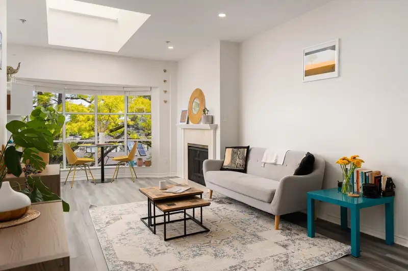 404 2216 W 3RD AVENUE - photo 4 of 33