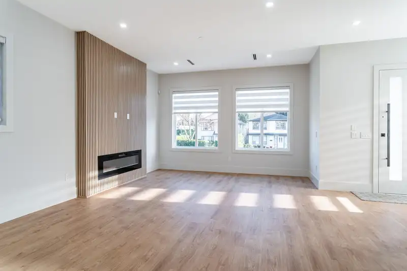 1533 MANNING AVENUE - photo 2 of 21