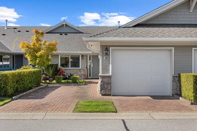 10 17516 4 AVENUE - photo 1 of 36