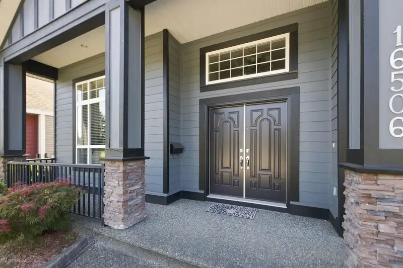 16506 104 AVENUE - photo 4 of 40
