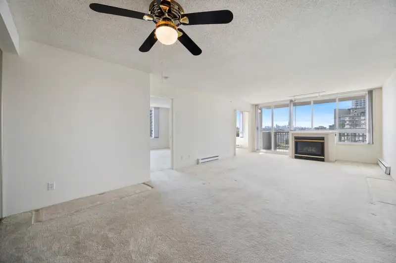 1504 551 AUSTIN AVENUE - photo 2 of 33
