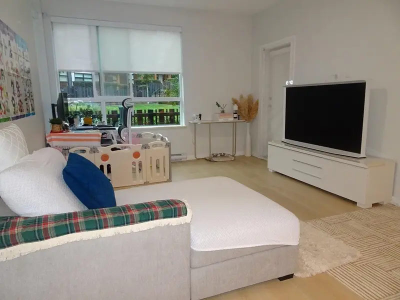 207 6438 BYRNEPARK DRIVE - photo 4 of 20