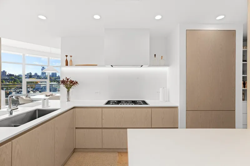 701 628 KINGHORNE MEWS - photo 3 of 22