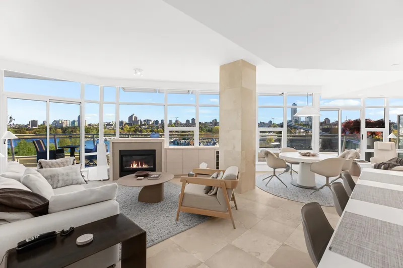 701 628 KINGHORNE MEWS - photo 4 of 22