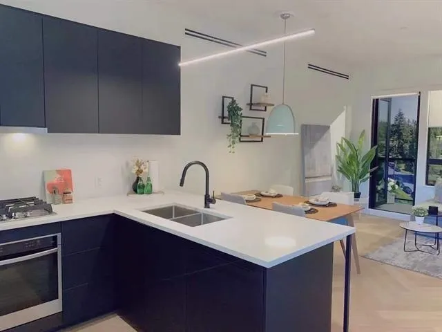 704 599 DANSEY AVENUE - photo 2 of 7