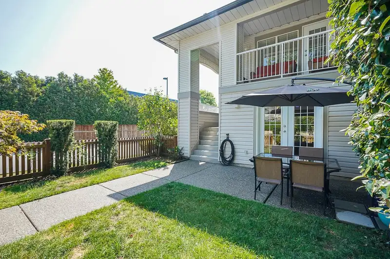 18602 65 AVENUE - photo 2 of 33