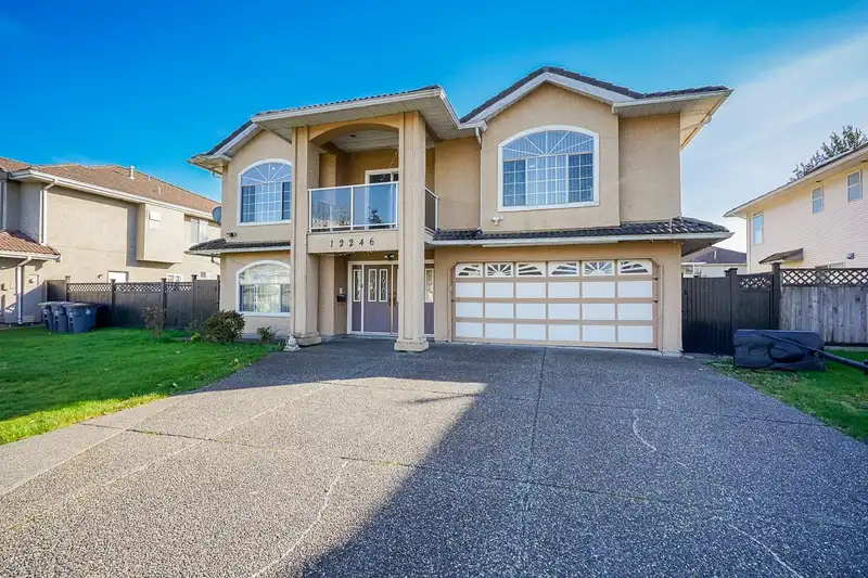 12246 64A AVENUE - photo 3 of 36