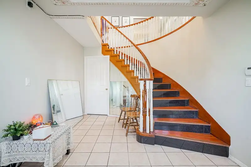 12246 64A AVENUE - photo 4 of 36