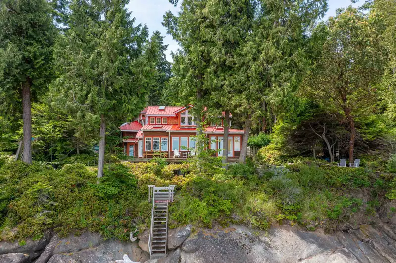 105 ISLAND PARK DRIVE - photo 2 of 39