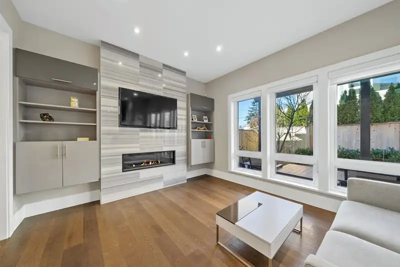 2 330 W 14TH STREET - photo 1 of 30