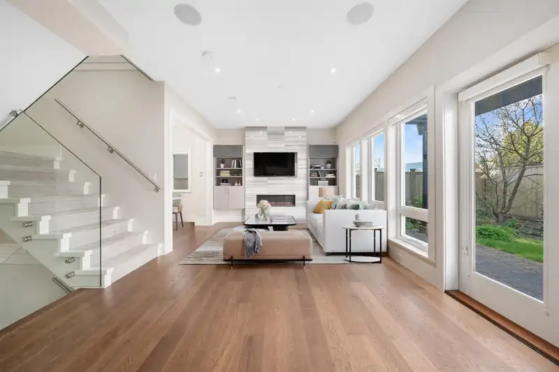2 330 W 14TH STREET - photo 2 of 30