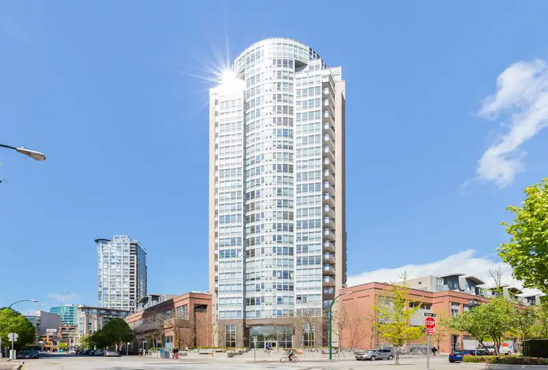 1206 63 KEEFER PLACE - photo 2 of 30