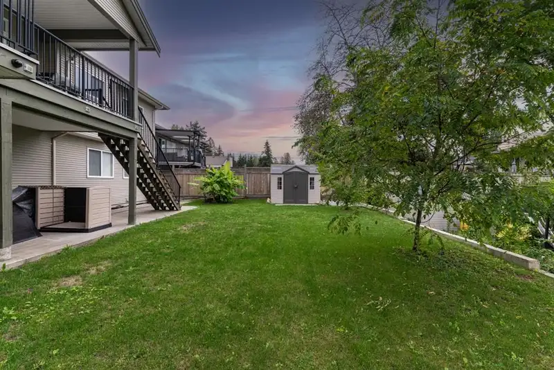 20370 WANSTEAD STREET - photo 4 of 30