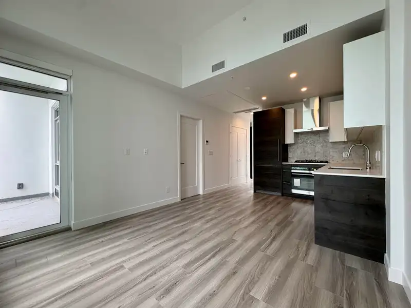 311 2381 BETA AVENUE - photo 3 of 28