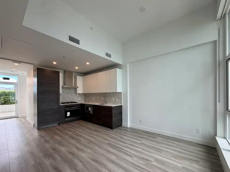 311 2381 BETA AVENUE - photo 4 of 28