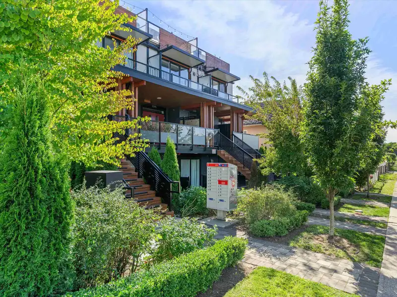 2286 E 33RD AVENUE - photo 1 of 30