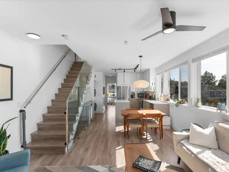 2286 E 33RD AVENUE - photo 2 of 30