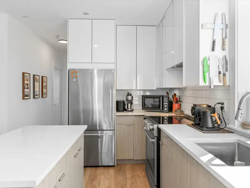 2286 E 33RD AVENUE - photo 4 of 30