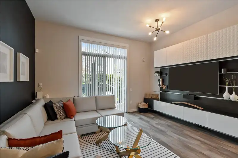 23 2423 AVON PLACE - photo 2 of 40