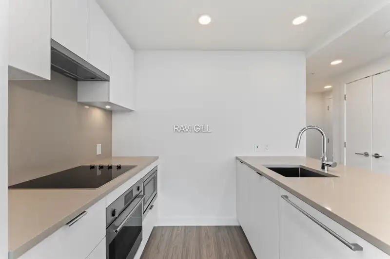2609 13675 107A AVENUE - photo 1 of 23