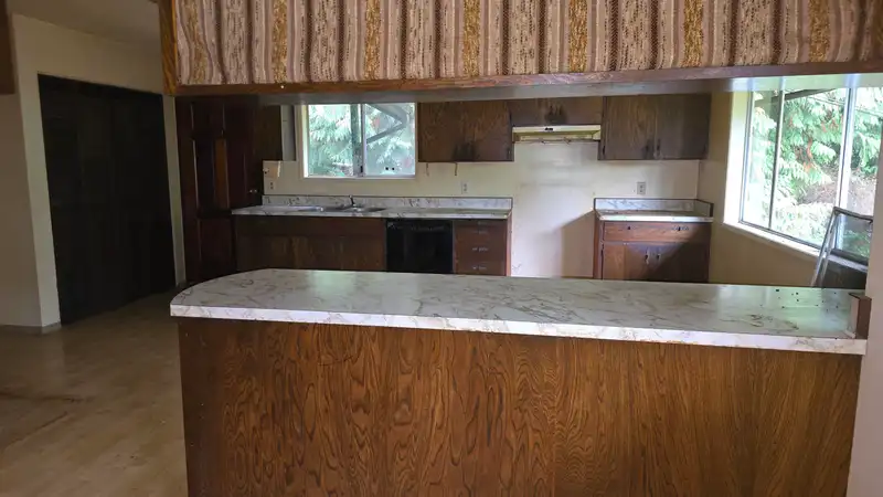 4494 RONDEVIEW ROAD - photo 3 of 18