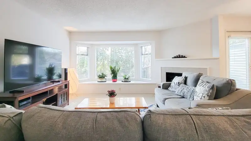 68 1195 FALCON DRIVE - photo 4 of 35