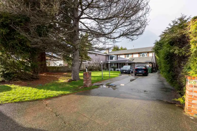 5555 WALLACE ROAD - photo 2 of 18
