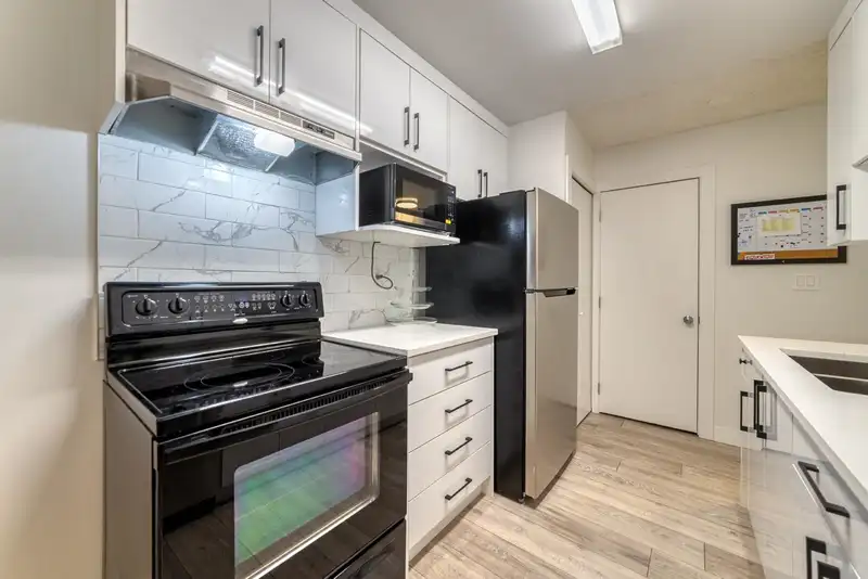 210 8651 WESTMINSTER HIGHWAY - photo 4 of 21