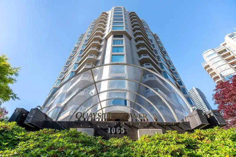 1605 1065 QUAYSIDE DRIVE - photo 2 of 40