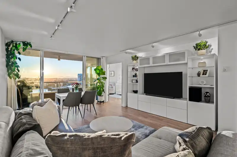 1605 1065 QUAYSIDE DRIVE - photo 3 of 40