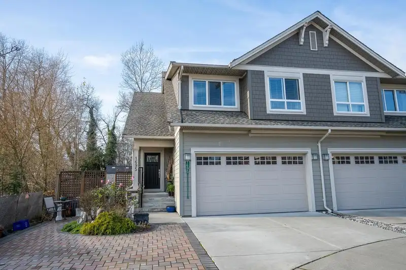1695 SWAN ROAD - photo 1 of 17