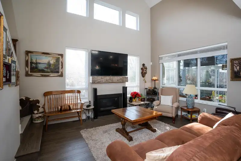 1695 SWAN ROAD - photo 4 of 17